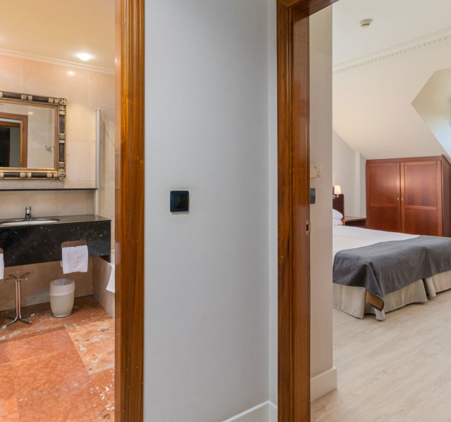 Connecting rooms